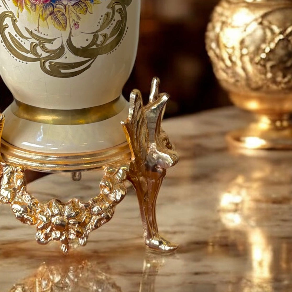 Gold-Plated Malik Emerald Vase: The Royal Green Urn